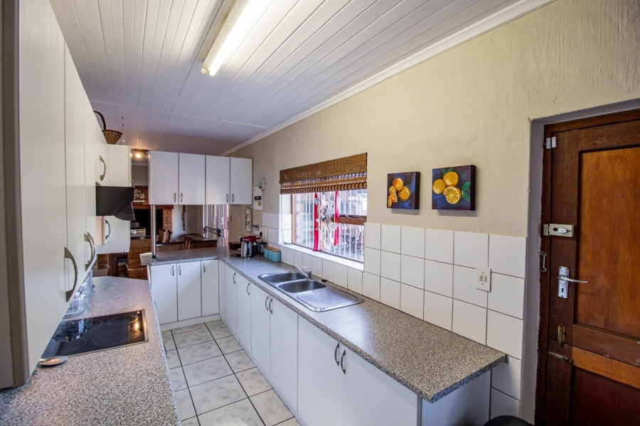 3 Bedroom Property for Sale in Franskraal Western Cape